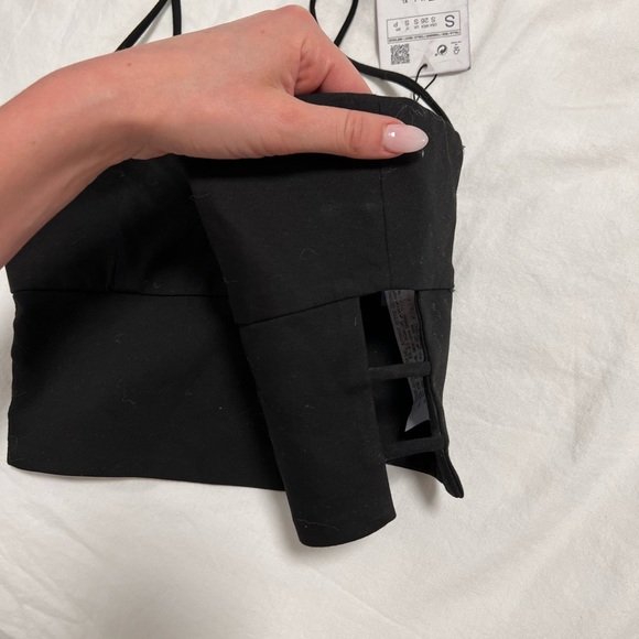 Brand new zara crop top with cut out sides size small NWT from fall21 collection - Picture 3 of 3
